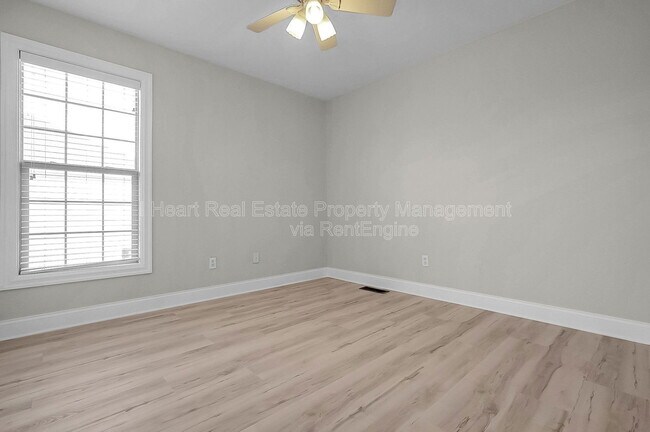 Building Photo - 9580 Mission Dr