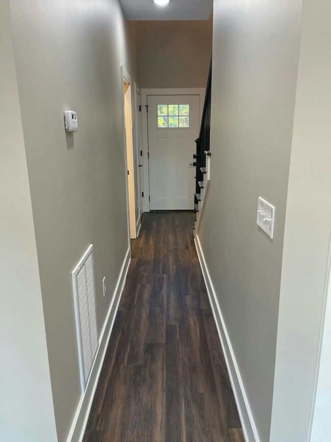 Building Photo - 121 Haley Dr