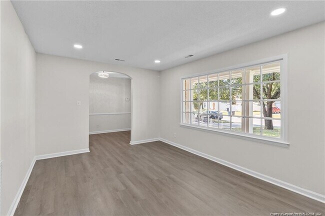 Building Photo - 714 Carnegie Dr