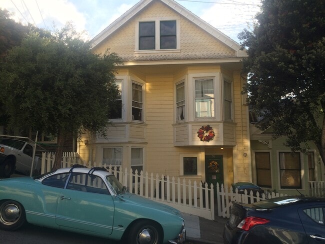 Primary Photo - 36A Gladys Street
