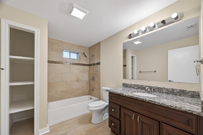 Building Photo - 15423 S Brentwood St