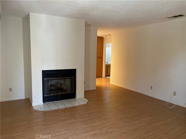 Building Photo - 1056 Sombra Way