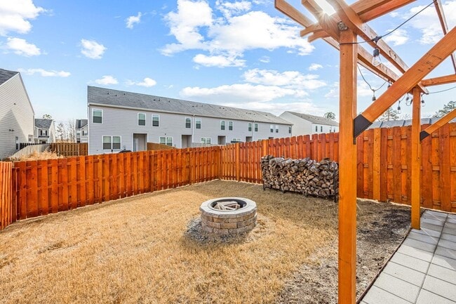 Building Photo - 5438 Thrasher Ln