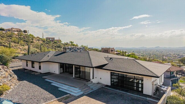 Building Photo - 6111 Victoria Dr