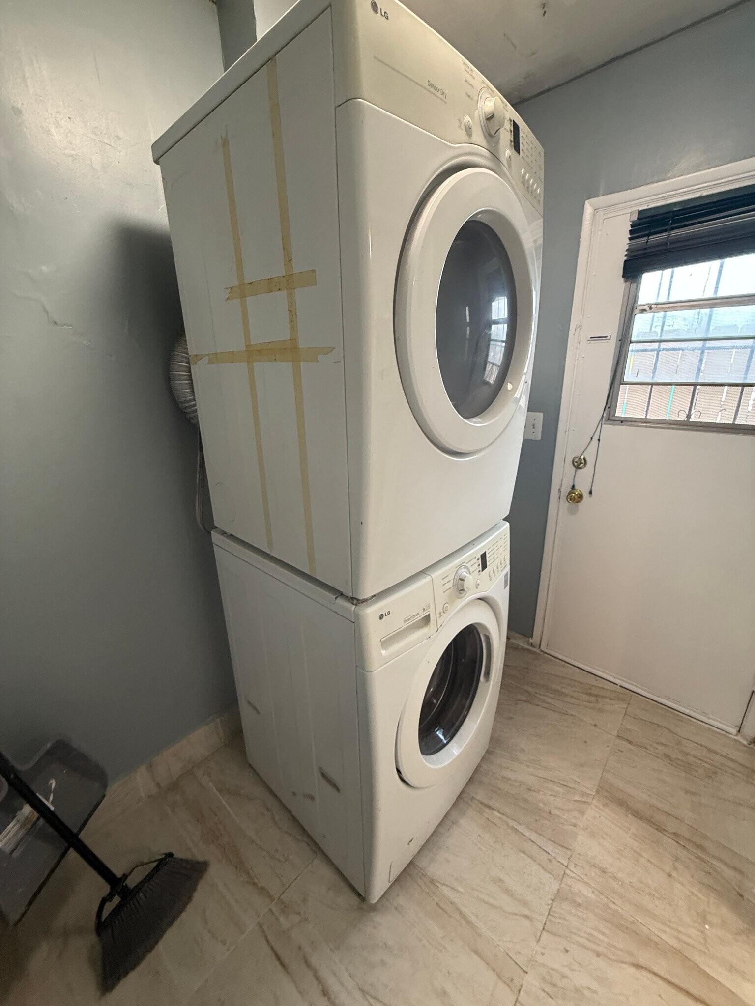 Building Photo - 4530 Vandever Ave