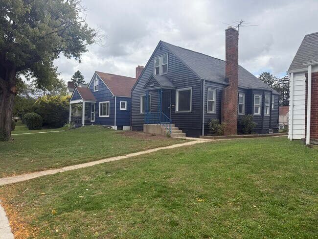 Building Photo - 1050 Bulen Ave