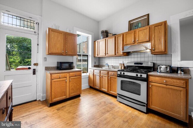 Building Photo - 3314 Auchentoroly Terrace