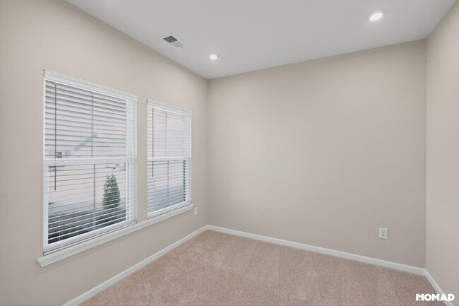 Building Photo - 203 Sage Woods Way