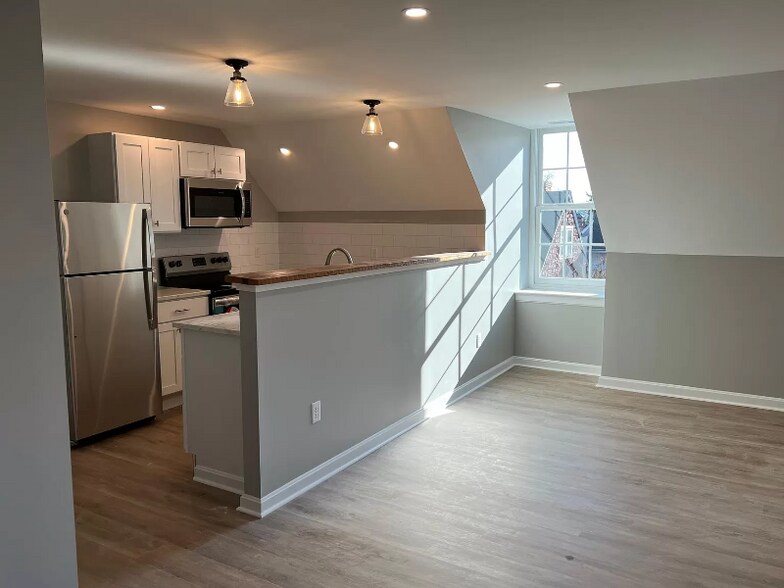 Building Photo - 202 High St