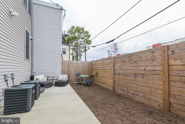 Building Photo - 3039 Baltz St