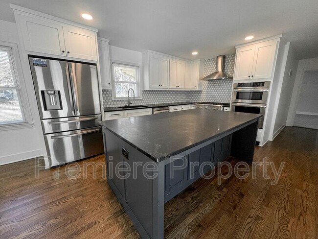 Building Photo - 7301 Mercier St