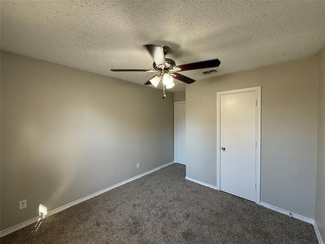 Building Photo - 4804 Chickadee Dr