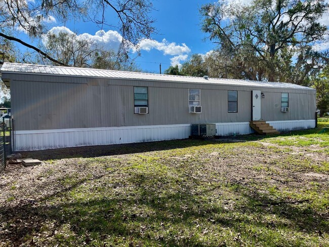 Building Photo - Renovated 3 bed/2 bath