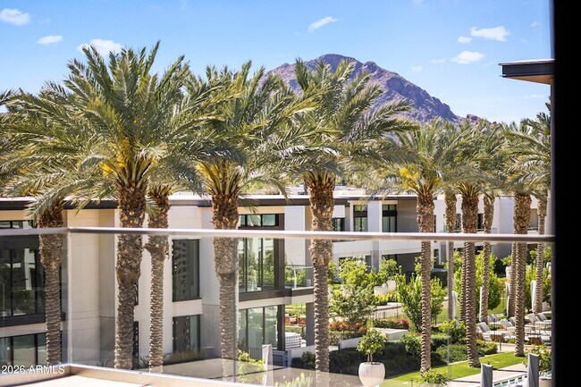 Building Photo - 6587 N Palmeraie Blvd