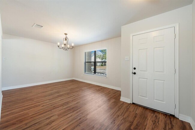 Building Photo - 1814 Grassland Dr