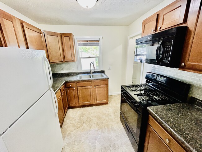 Kitchen (microwave not included) - 717 Koogler St