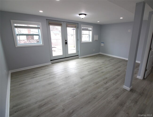 Building Photo - 26 Circle Dr