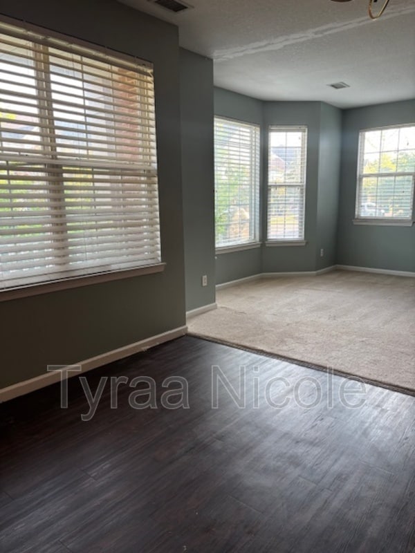 Building Photo - 28825 Cullen Dr