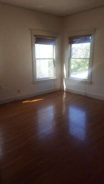 Building Photo - 625 N Spaulding Ave