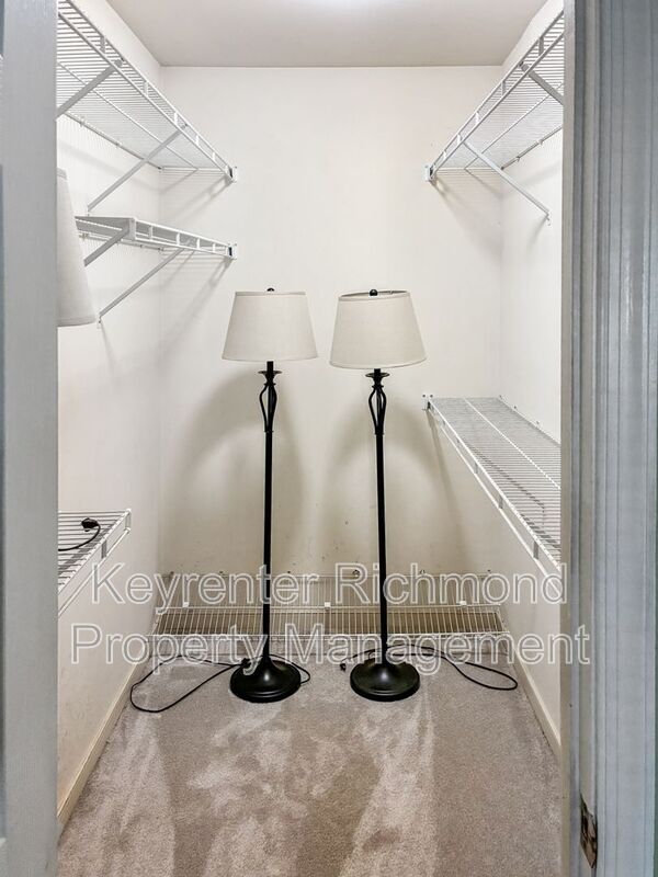 Building Photo - 10292 Wanchese Way