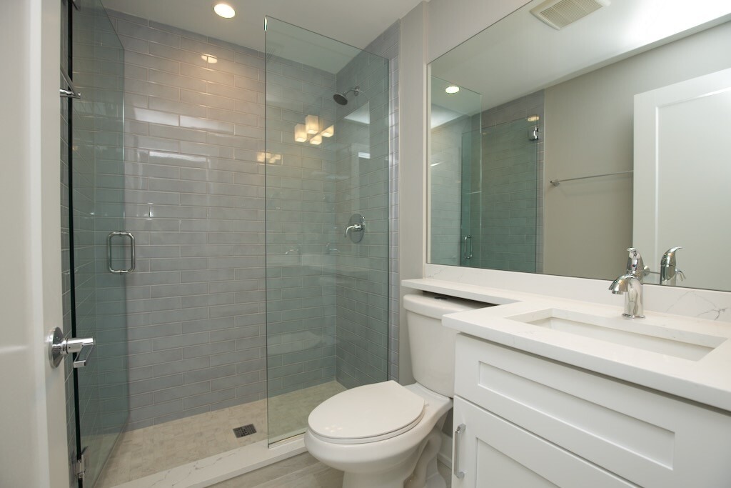 Building Photo - 3938 N Janssen Ave