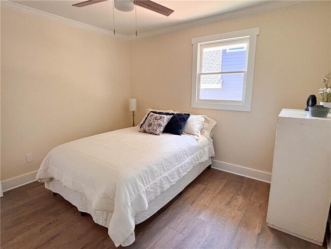 Building Photo - 1912 Canmont Dr NE