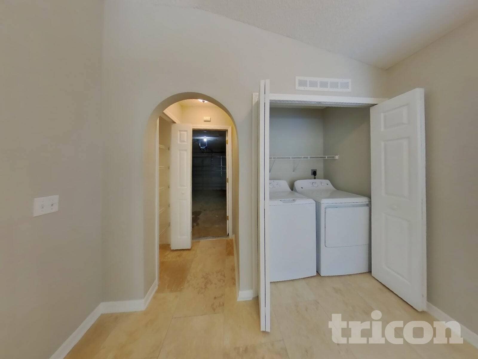 Building Photo - 7396 Prosperity Park Rd N