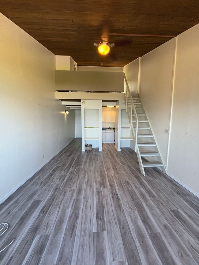 Building Photo - Makaua Village - Kaaawa - 1 Bdrm/1 Bath/1 Prkg - $2,100