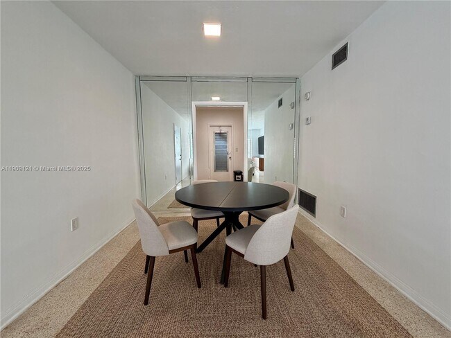 Building Photo - 1135 101st St