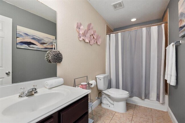 Building Photo - 914 Bandon Ln