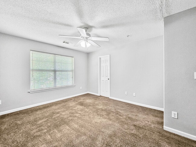 Building Photo - Beautiful Townhome for Lease in Conyers
