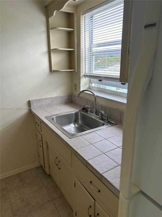 Building Photo - 2301 NE 2nd St