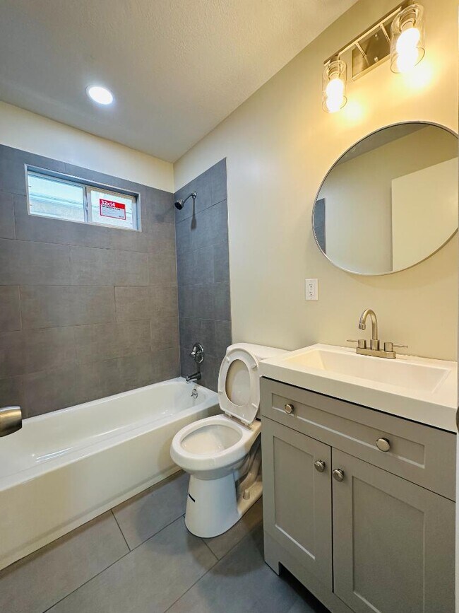 Building Photo - 4551 Lister Ave