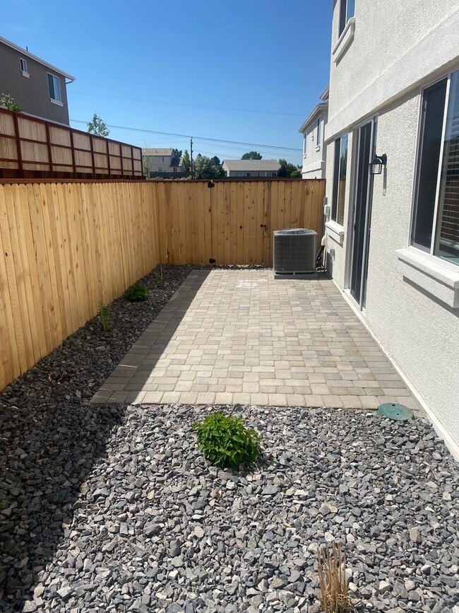 Building Photo - Furnished 2-Story Home in North Reno