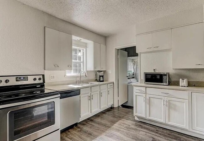 Building Photo - 2140 NW 36th St