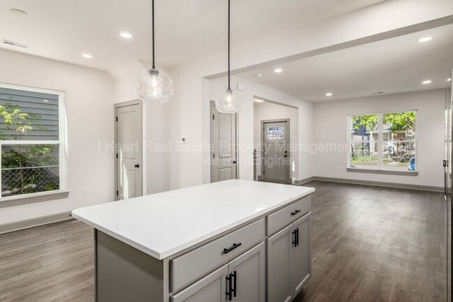 Building Photo - 72 Hayden Ave