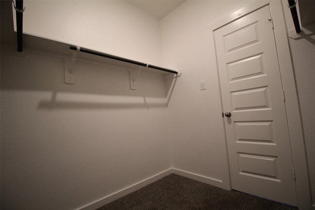 Building Photo - 25504 Starling Ln