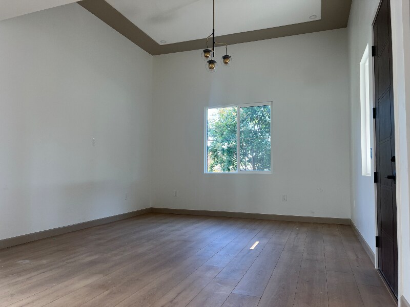 Building Photo - 913 Wildrose Ave