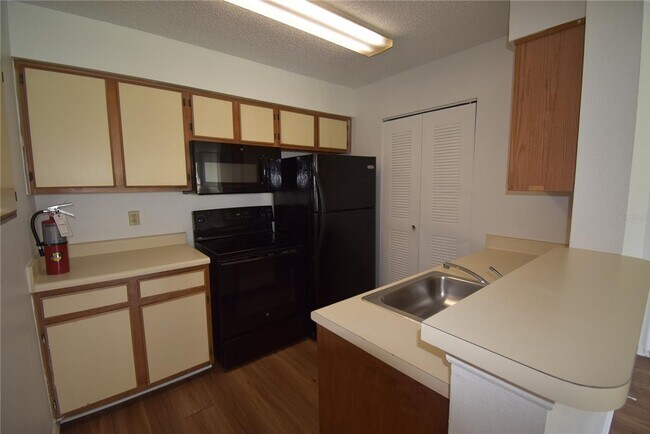 Building Photo - 1Bed1Bath condo in Metrowest
