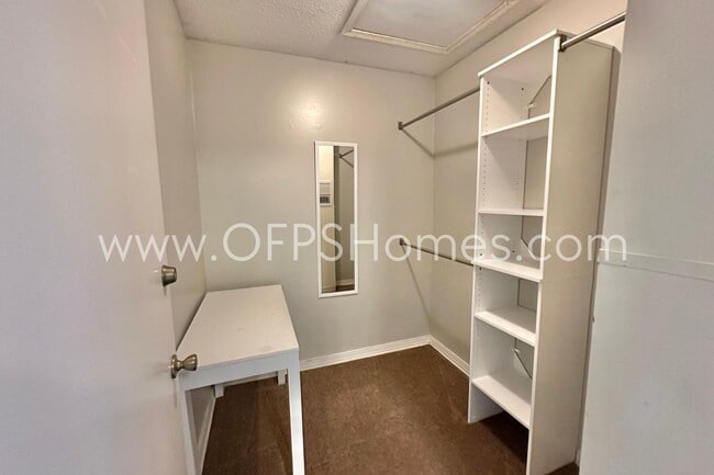 Building Photo - 145 4th Ave