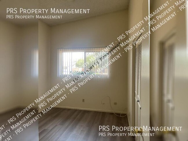 Building Photo - Reduced Price