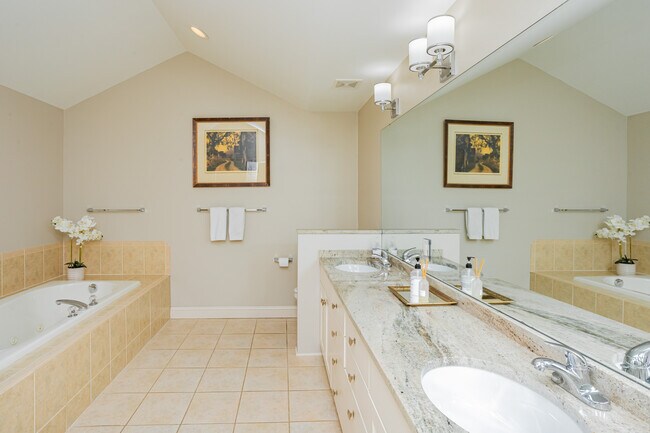 Primary Bath - 515 River St