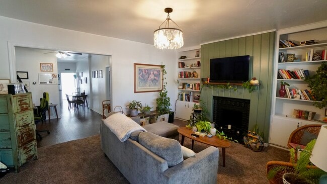 Building Photo - 228 NW 25th St