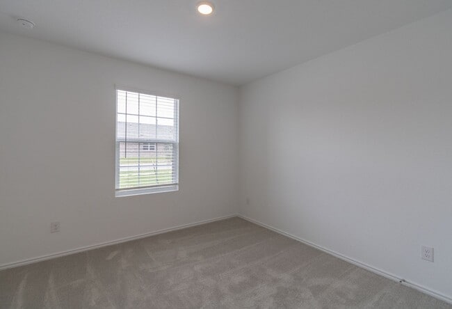 Building Photo - 157 Seminole Dr
