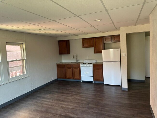 Building Photo - 5420 Stanton Ave