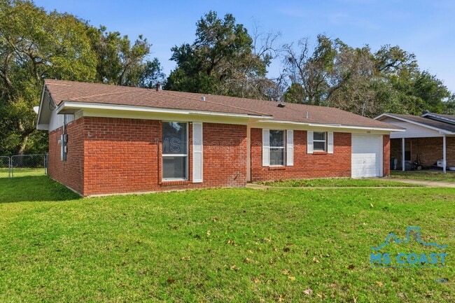 Building Photo - 208 Charles Ave