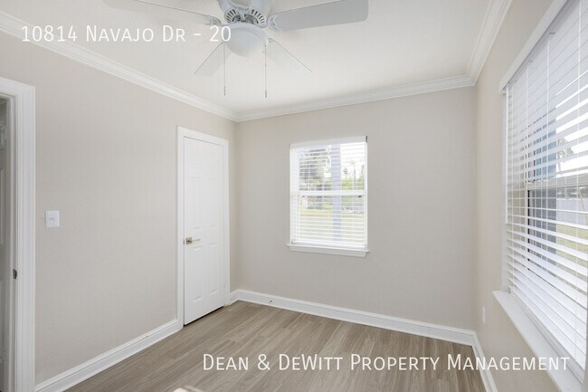 Building Photo - 10814 Navajo Dr