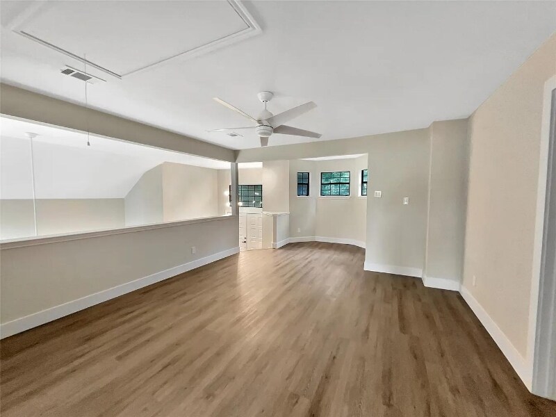 Building Photo - 811 Fawn Valley Dr