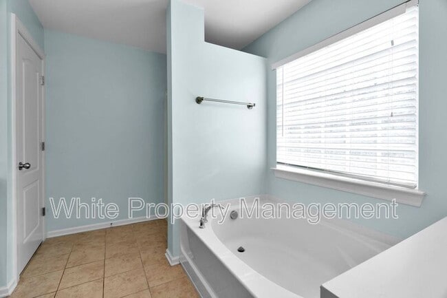 Building Photo - 12352 Red Rust Ln