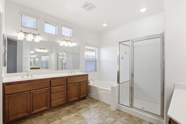 Building Photo - Single Story Stunner in Silverado Ranch!